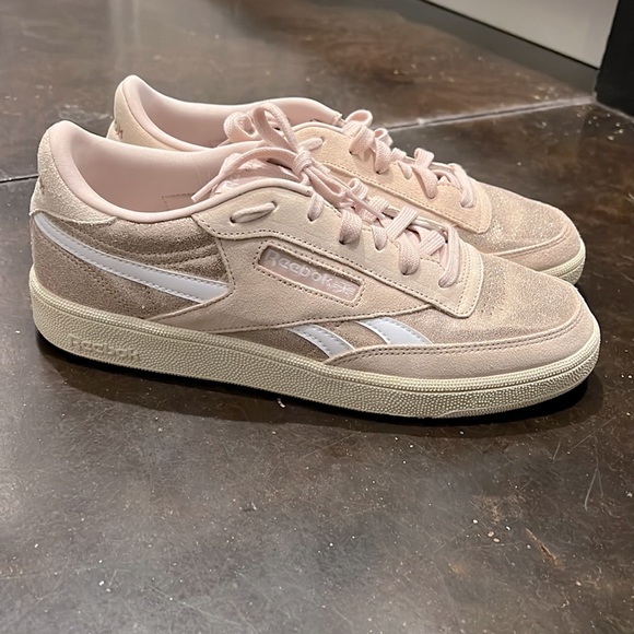 Champagne Reebok Classics! - Picture 1 of 7